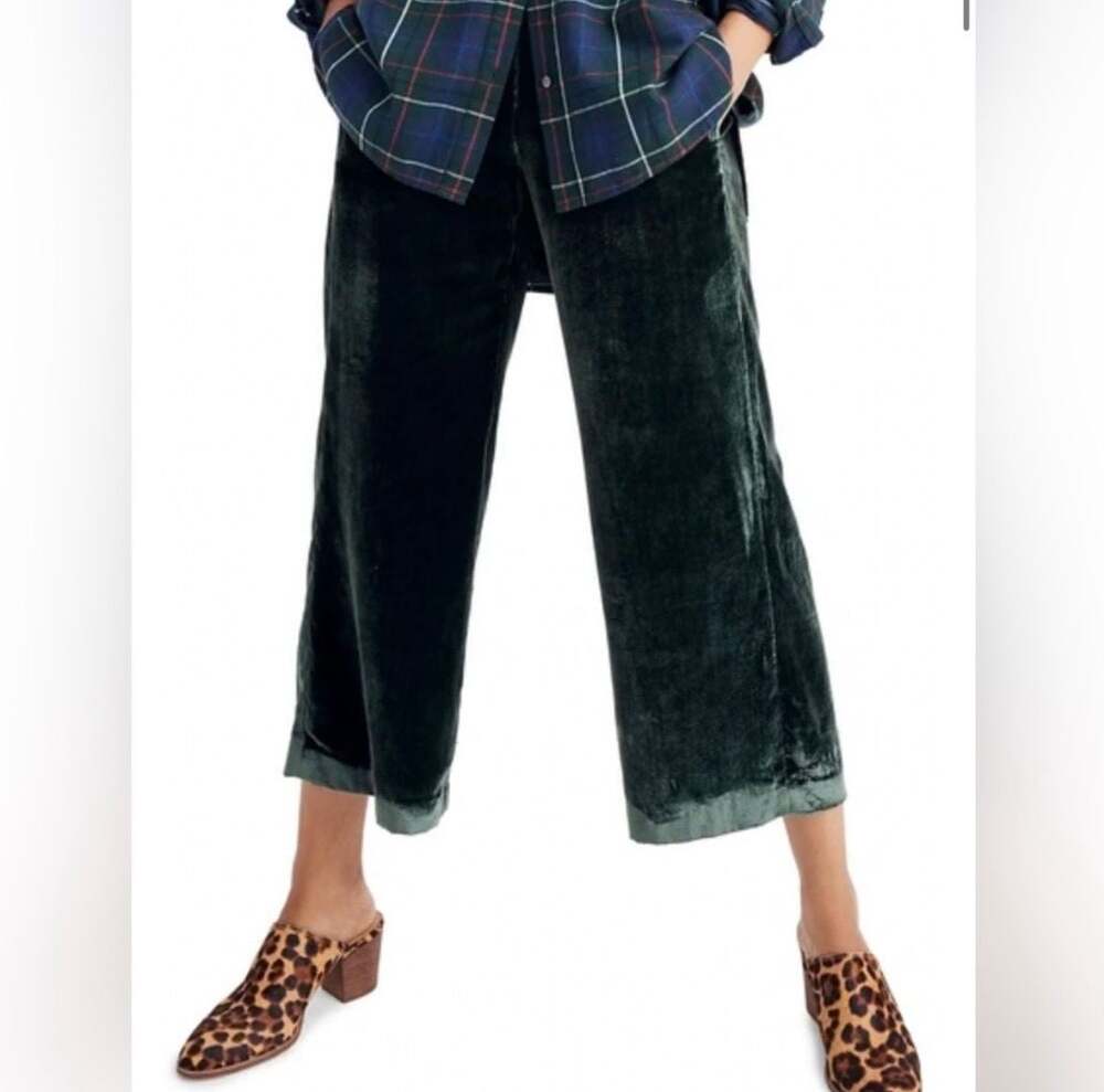 Madewell Dark Green Velvet Wide-Leg Cropped Pants